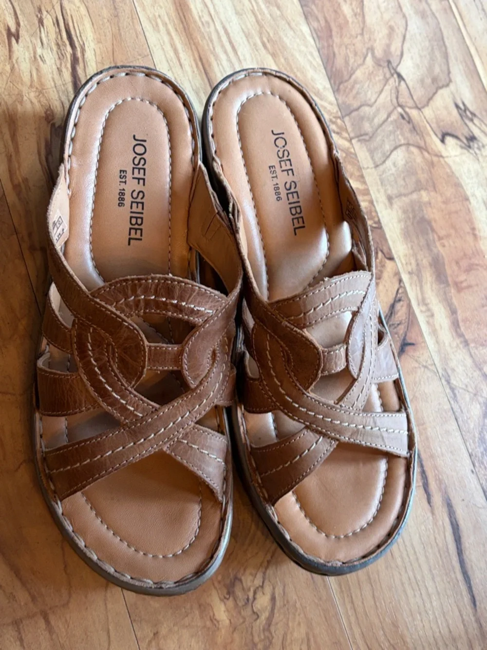 Josef Seibel Catalonia comfy tan brown Size 39 leather wedge slides sandals EUC